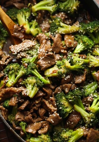 Beef and broccoli with sesame seeds.